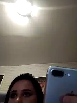 AdelinaJude online show from January 18, 2025, 11:33 pm