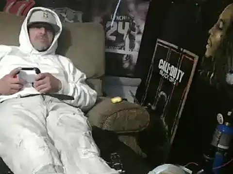 Snapshot of RM_Discov3ri3z chatting on December 4, 2024, 10:46 pm RM Discov3ri3z online show from December 4, 2024, 10:46 pm