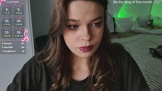 ValBae online show from March 22, 2025, 3:42 pm