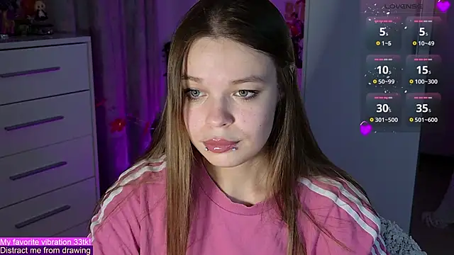 ValBae online show from October 14, 2025, 9:04 pm