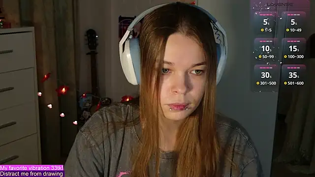 ValBae online show from October 28, 2025, 9:03 pm