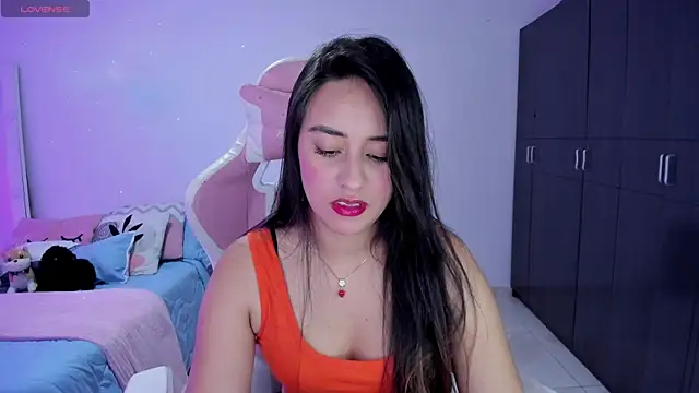 Snapshot of Tinylottie chatting on November 18, 2025, 1:54 am Tinylottie online show from November 18, 2025, 1:54 am