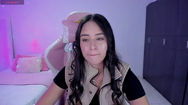 Tinylottie online show from January 12, 2026, 11:31 pm