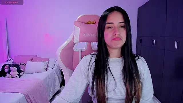 Snapshot of Tinylottie chatting on November 14, 2025, 4:38 am Tinylottie online show from November 14, 2025, 4:38 am