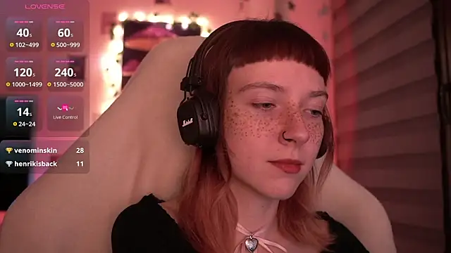 juliapie online show from December 2, 2024, 1:31 am