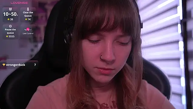 Snapshot of juliapie chatting on December 17, 2025, 9:14 am juliapie online show from December 17, 2025, 9:14 am