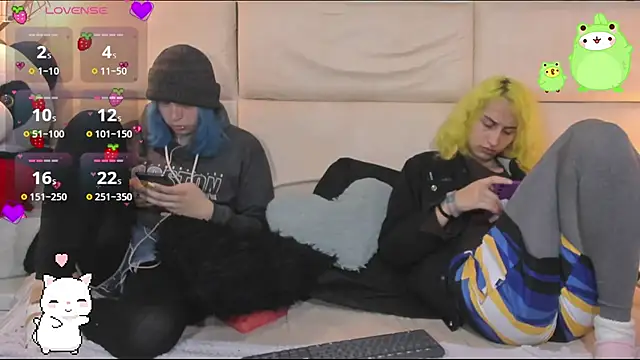 -kisa  online show from November 13, 2025, 2:37 am