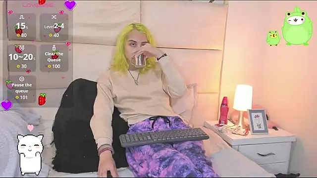 -kisa  online show from October 24, 2025, 2:21 am