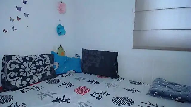 Snapshot of Julieta_Hass chatting on February 23, 2026, 9:04 pm Julieta Hass online show from February 23, 2026, 9:04 pm