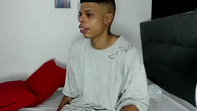 Snapshot of BrandonStond chatting on November 22, 2025, 3:16 am BrandonStond online show from November 22, 2025, 3:16 am