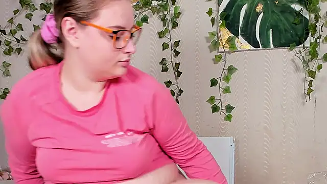 Seductive She Wolf online show from September 23, 2025, 5:58 am