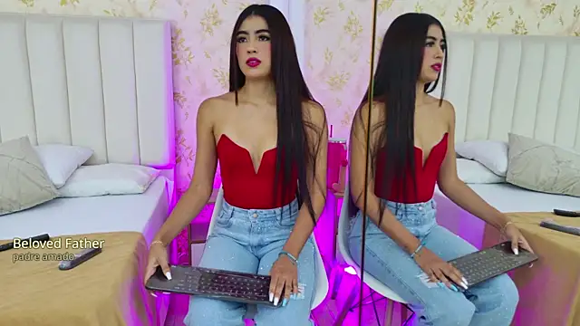 Mia-Monroe online show from September 27, 2025, 7:42 pm