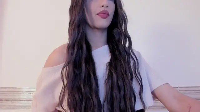 Sophia Cambpell online show from February 9, 2026, 9:02 pm