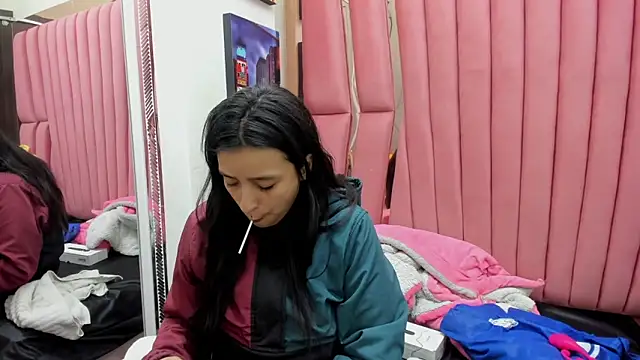 Snapshot of Sarah_Hornny chatting on February 5, 2026, 3:24 am Sarah Hornny online show from February 5, 2026, 3:24 am