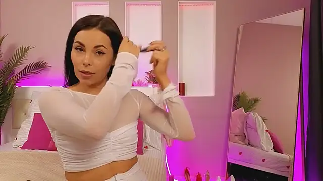 TashaHooney online show from April 16, 2026, 9:50 pm