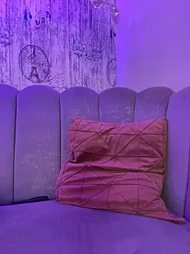 AbyThompson online show from December 20, 2025, 10:07 am