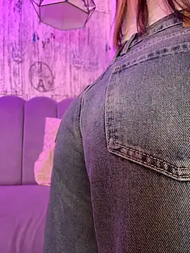 AbyThompson online show from April 11, 2026, 2:10 pm