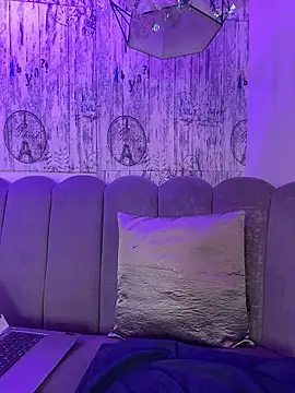 AbyThompson online show from January 8, 2026, 1:39 pm