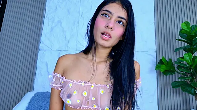 Snapshot of LaurenRodriiguez chatting on February 9, 2026, 11:52 am LaurenRodriiguez online show from February 9, 2026, 11:52 am