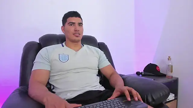 Snapshot of JamesGraay chatting on January 26, 2025, 7:21 am JamesGraay online show from January 26, 2025, 7:21 am