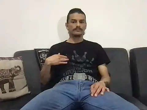 HorrorotikA online show from April 17, 2026, 7:49 pm