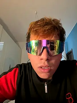 Snapshot of calleaaaa chatting on November 12, 2025, 2:21 pm calleaaaa online show from November 12, 2025, 2:21 pm