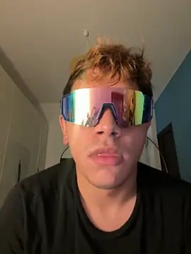 Snapshot of calleaaaa chatting on November 17, 2025, 10:52 am calleaaaa online show from November 17, 2025, 10:52 am