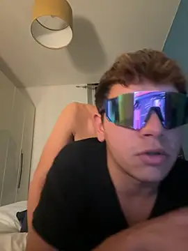 Snapshot of calleaaaa chatting on November 18, 2025, 10:24 pm calleaaaa online show from November 18, 2025, 10:24 pm