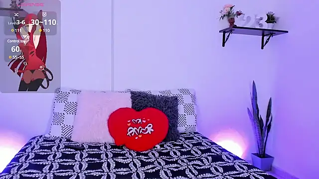AlanaJohnson  online show from March 5, 2025, 6:34 pm