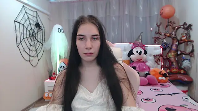 Snapshot of NikaStark_ chatting on November 3, 2025, 7:28 pm NikaStark online show from November 3, 2025, 7:28 pm