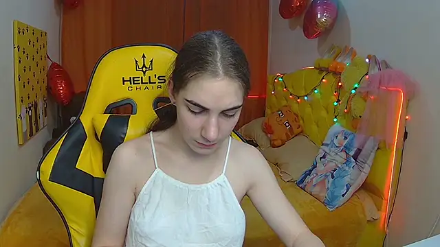 Snapshot of NikaStark_ chatting on March 13, 2025, 10:54 pm NikaStark online show from March 13, 2025, 10:54 pm