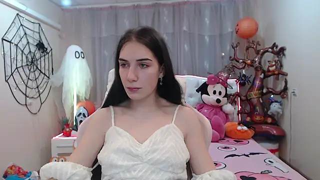 Snapshot of NikaStark_ chatting on October 28, 2025, 7:35 pm NikaStark online show from October 28, 2025, 7:35 pm