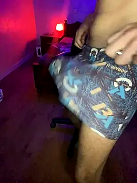 Snapshot of IMD01 chatting on October 5, 2025, 10:55 pm IMD01 online show from October 5, 2025, 10:55 pm