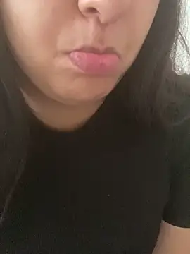 yassminsexy22 online show from November 7, 2025, 11:48 am