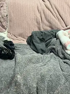 Snapshot of UtopianMisfit1 chatting on February 3, 2026, 12:10 am UtopianMisfit1 online show from February 3, 2026, 12:10 am