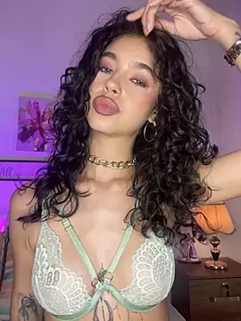 MarianaSnake online show from November 10, 2025, 8:47 pm