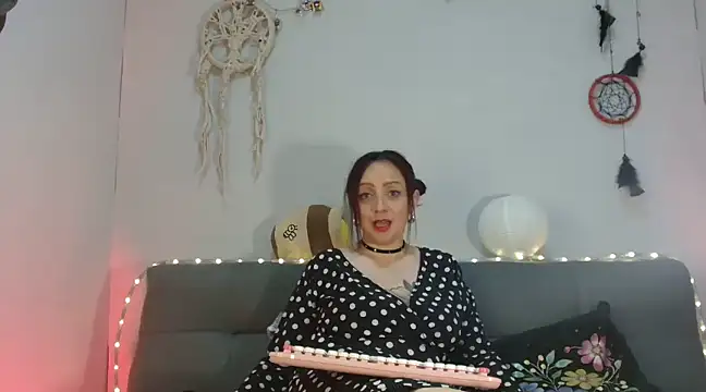 Snapshot of catalinamommyx chatting on February 20, 2025, 9:55 am catalinamommyx online show from February 20, 2025, 9:55 am