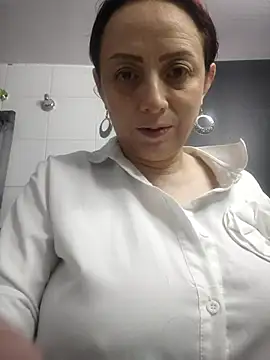 Snapshot of catalinamommyx chatting on October 1, 2025, 1:55 am catalinamommyx online show from October 1, 2025, 1:55 am