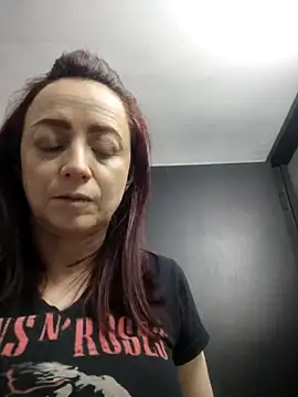 Snapshot of catalinamommyx chatting on September 24, 2025, 2:40 am catalinamommyx online show from September 24, 2025, 2:40 am