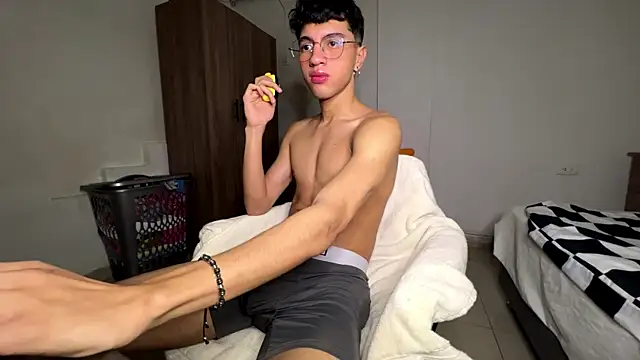 Angelligth online show from November 13, 2025, 3:21 am