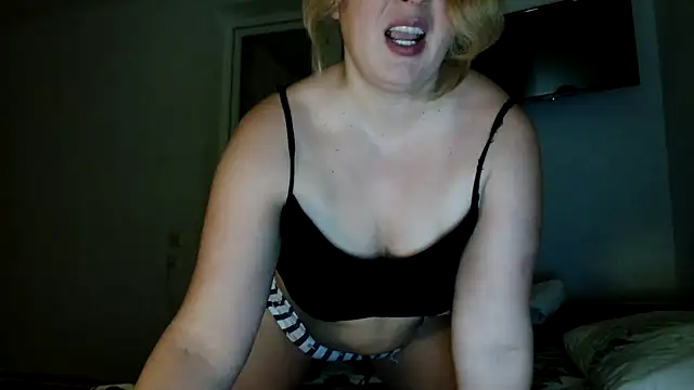 Snapshot of _CattrinaVegas_ chatting on December 26, 2024, 7:05 pm CattrinaVegas online show from December 26, 2024, 7:05 pm