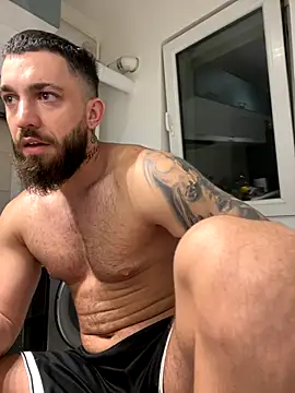 Snapshot of LoveIsBlind_ chatting on October 18, 2025, 3:30 am LoveIsBlind online show from October 18, 2025, 3:30 am