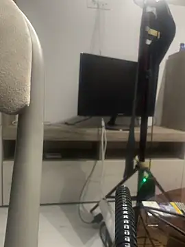 Snapshot of LoveIsBlind_ chatting on November 9, 2025, 12:31 pm LoveIsBlind online show from November 9, 2025, 12:31 pm