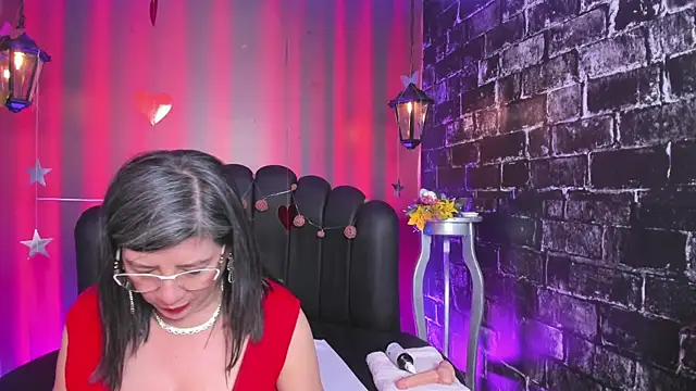 Snapshot of Madame_Jay chatting on February 15, 2025, 8:56 pm Madame Jay online show from February 15, 2025, 8:56 pm