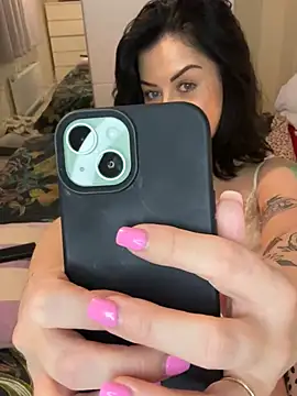 Snapshot of NaomiSquirts chatting on February 12, 2025, 8:29 pm NaomiSquirts online show from February 12, 2025, 8:29 pm