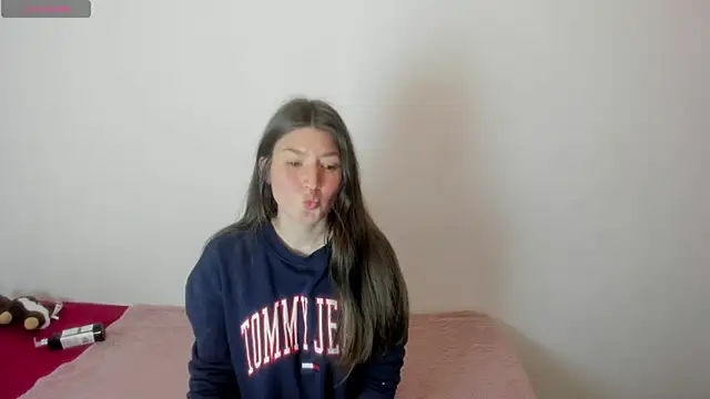 Snapshot of Tesa_cute chatting on October 3, 2025, 2:59 am Tesa cute online show from October 3, 2025, 2:59 am