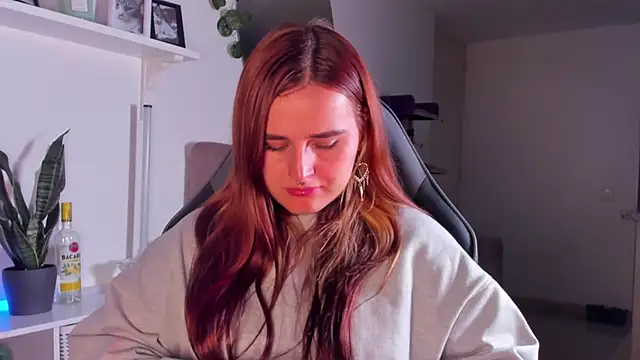 evy orange1 online show from February 10, 2026, 2:54 am