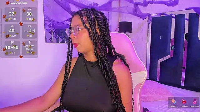 MilaHall  online show from October 28, 2025, 3:51 am