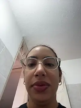 Snapshot of Heratemporal chatting on May 19, 2026, 1:29 pm Heratemporal online show from May 19, 2026, 1:29 pm
