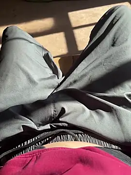 josle24 online show from December 2, 2025, 5:47 pm